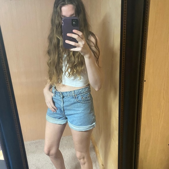 Vintage Levi Shorts - Picture 5 of 16